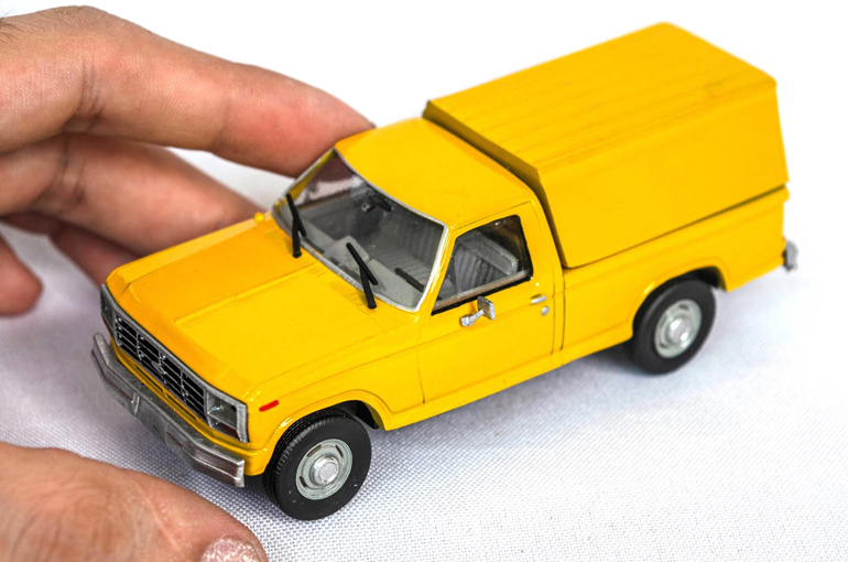 Ford F100 1:43 — fotografía de portada